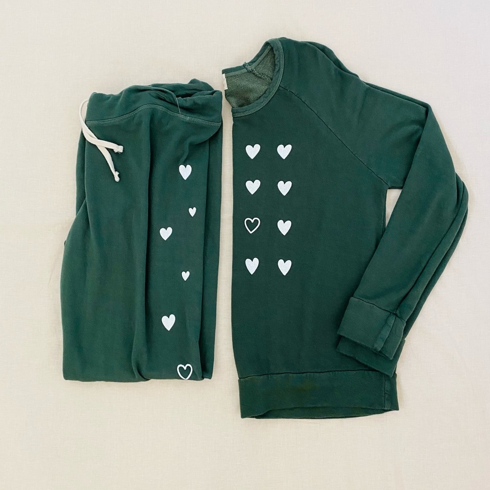 Sundry Green Set with white hearts NWOT